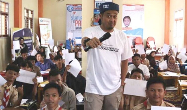 Pelatihan Pembuatan Komik bersama Tony Trax