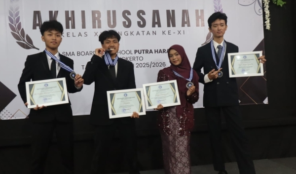 AKHIRUSSANAH ANGKATAN 11 SMA BOARDING SCHOOL PUTRA HARAPAN PURWOKERTO